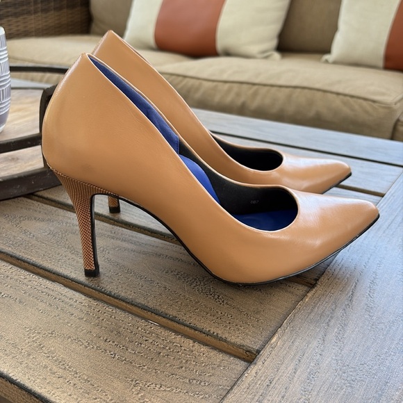 Antonia Saint Shoes - Antonia Saint Tan Leather Pumps Heels Size 7 New York Neutral Career Work Dressy